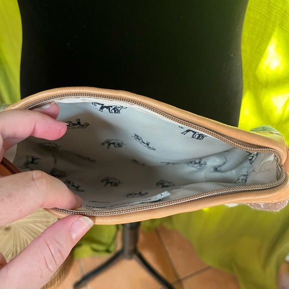 The Elephant Walk Purse - Picture 6 of 9